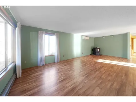 125 Holly Court Reedsport OR 97467