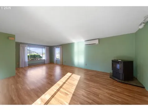 125 Holly Court Reedsport OR 97467