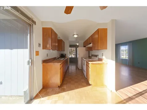 125 Holly Court Reedsport OR 97467