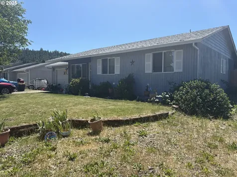 253 S Grove Lane Sutherlin OR 97479