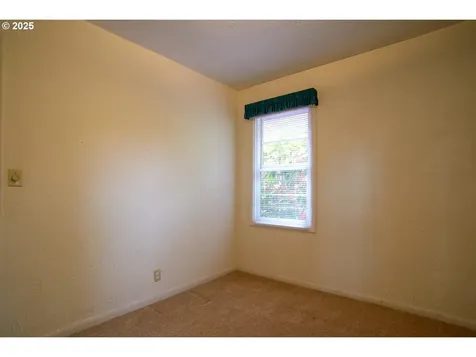 4715 SE Gladstone Street Portland OR 97206