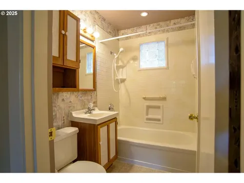 4715 SE Gladstone Street Portland OR 97206