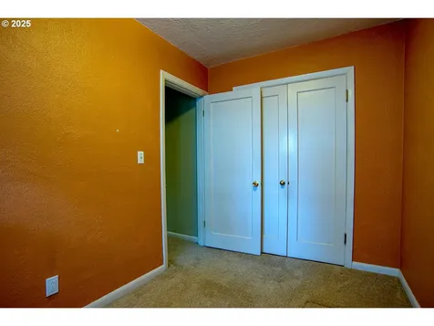 4715 SE Gladstone Street Portland OR 97206