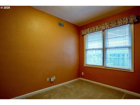 4715 SE Gladstone Street Portland OR 97206