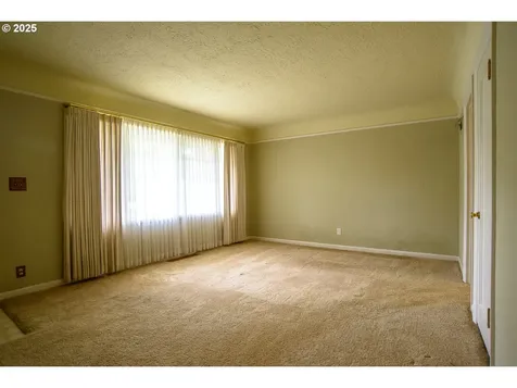 4715 SE Gladstone Street Portland OR 97206