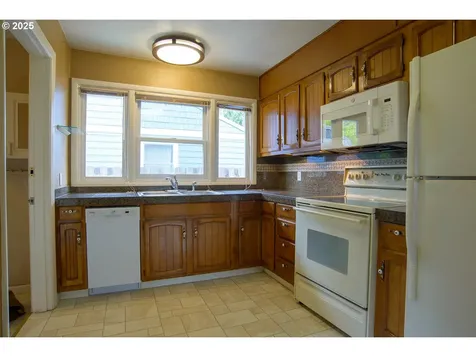 4715 SE Gladstone Street Portland OR 97206