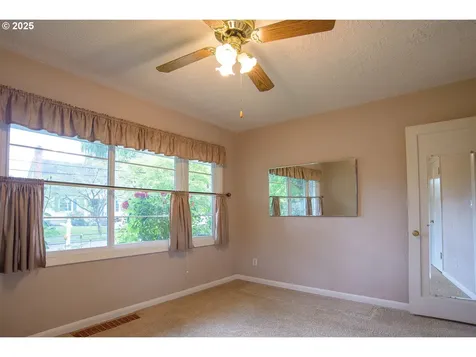 4715 SE Gladstone Street Portland OR 97206