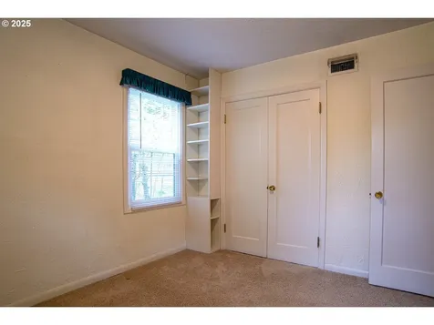 4715 SE Gladstone Street Portland OR 97206