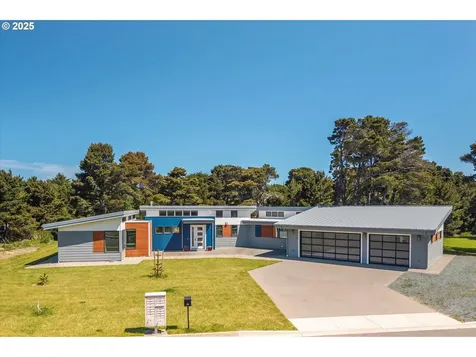 760 Carter Street SW Bandon OR 97411
