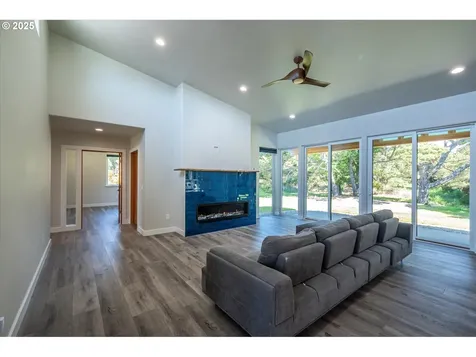 760 Carter Street SW Bandon OR 97411