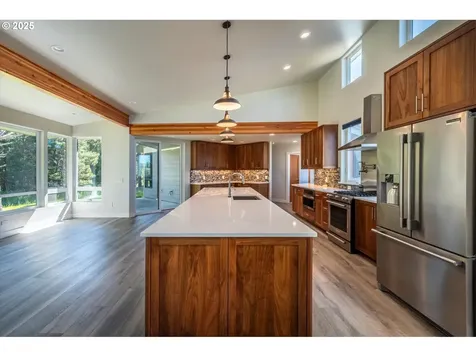 760 Carter Street SW Bandon OR 97411