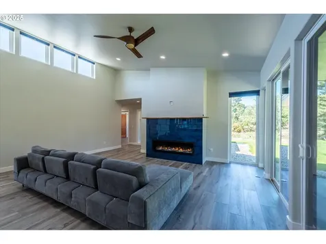 760 Carter Street SW Bandon OR 97411