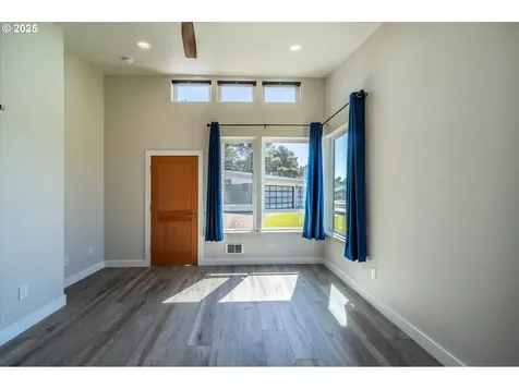 760 Carter Street SW Bandon OR 97411