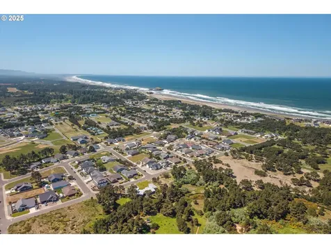 760 Carter Street SW Bandon OR 97411