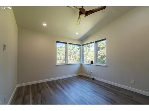 760 Carter Street SW Bandon OR 97411