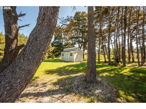 760 Carter Street SW Bandon OR 97411