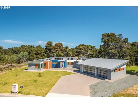 760 Carter Street SW Bandon OR 97411
