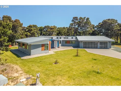 760 Carter Street SW Bandon OR 97411