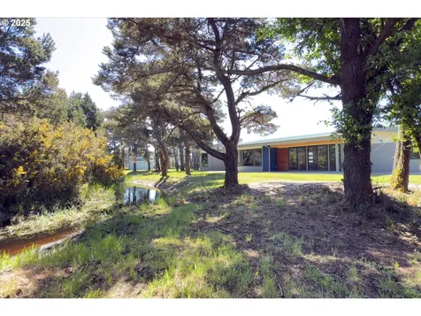 760 Carter Street SW Bandon OR 97411