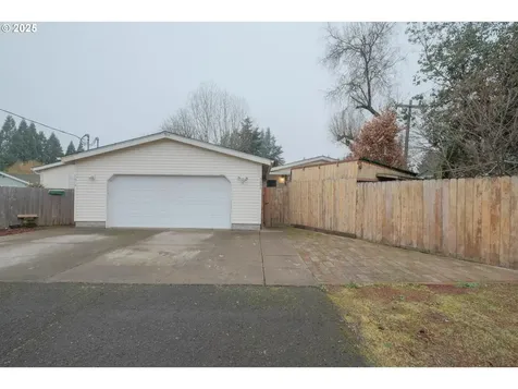 3010 3020 Stark Street Eugene OR 97404