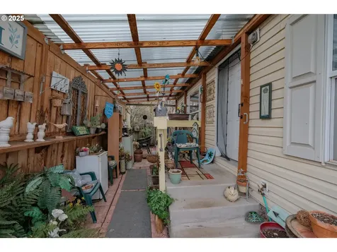 3010 3020 Stark Street Eugene OR 97404