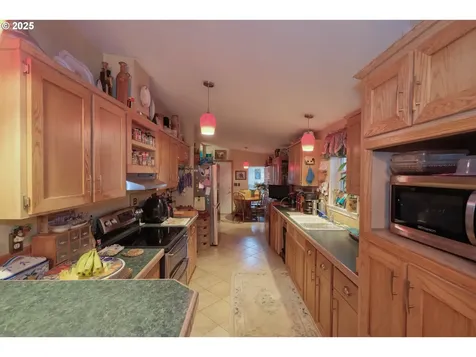3010 3020 Stark Street Eugene OR 97404