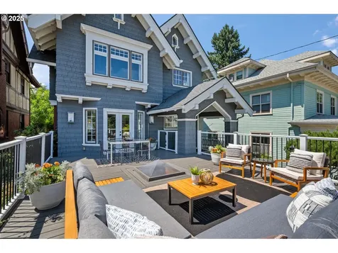 1217 NW 25th Avenue Portland OR 97210