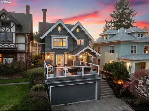 1217 NW 25th Avenue Portland OR 97210