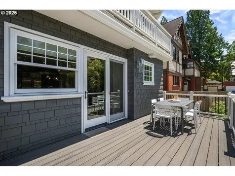1217 NW 25th Avenue Portland OR 97210