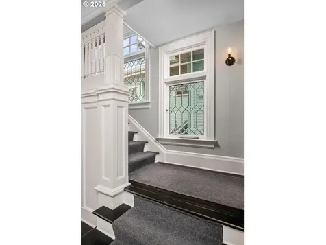 1217 NW 25th Avenue Portland OR 97210