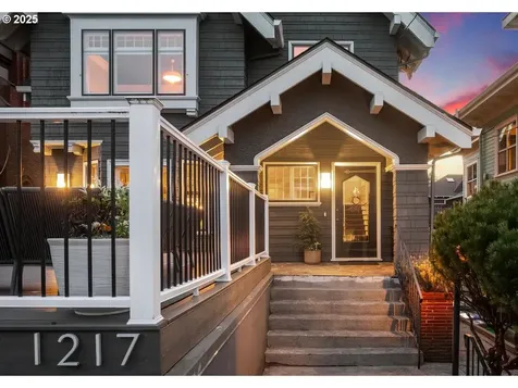 1217 NW 25th Avenue Portland OR 97210