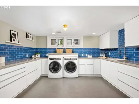 1217 NW 25th Avenue Portland OR 97210