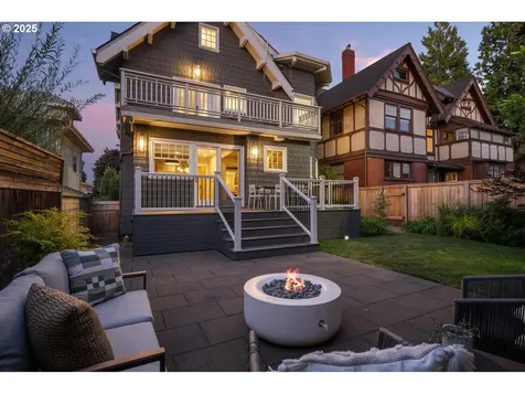 1217 NW 25th Avenue Portland OR 97210