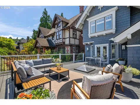 1217 NW 25th Avenue Portland OR 97210