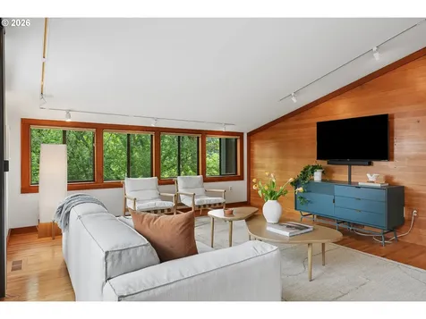 910 SW Canning Street Portland OR 97201