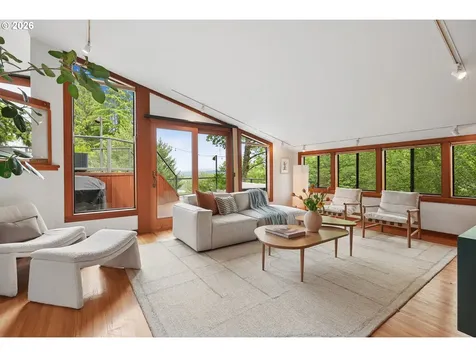 910 SW Canning Street Portland OR 97201