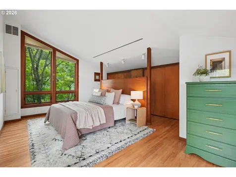910 SW Canning Street Portland OR 97201