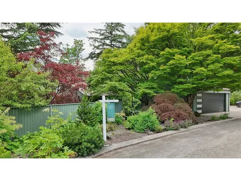 910 SW Canning Street Portland OR 97201