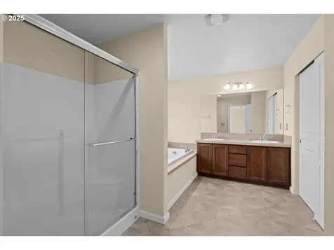 5626 NE Vino Court Hillsboro OR 97124