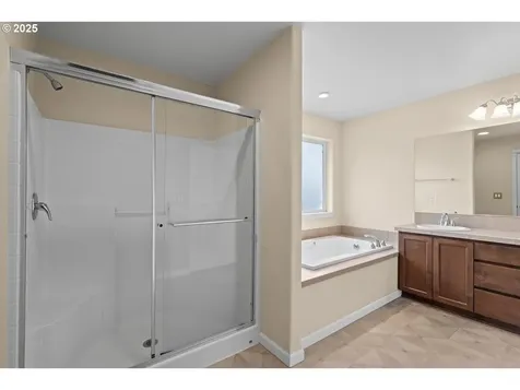 5626 NE Vino Court Hillsboro OR 97124