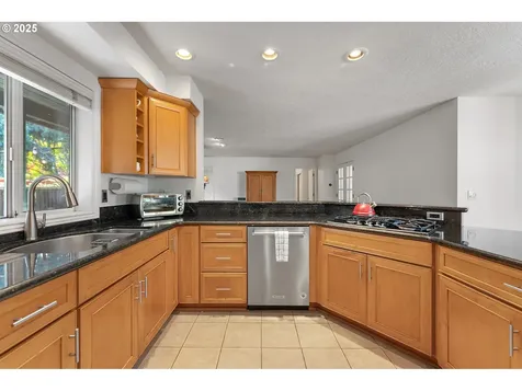 15540 Partridge Drive Lake Oswego OR 97035