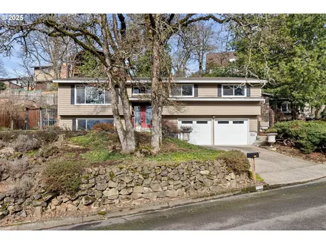 17585 Kirkwood Street Gladstone OR 97027