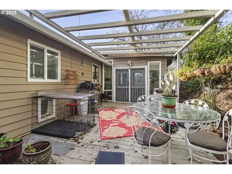 17585 Kirkwood Street Gladstone OR 97027