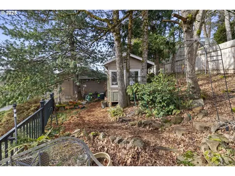17585 Kirkwood Street Gladstone OR 97027