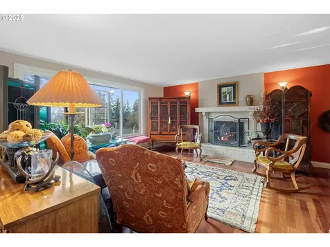 17585 Kirkwood Street Gladstone OR 97027