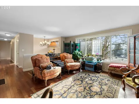 17585 Kirkwood Street Gladstone OR 97027