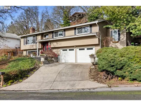 17585 Kirkwood Street Gladstone OR 97027