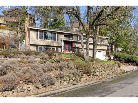 17585 Kirkwood Street Gladstone OR 97027