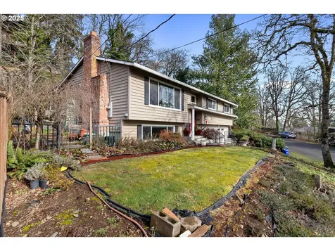 17585 Kirkwood Street Gladstone OR 97027