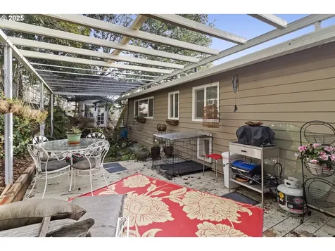 17585 Kirkwood Street Gladstone OR 97027